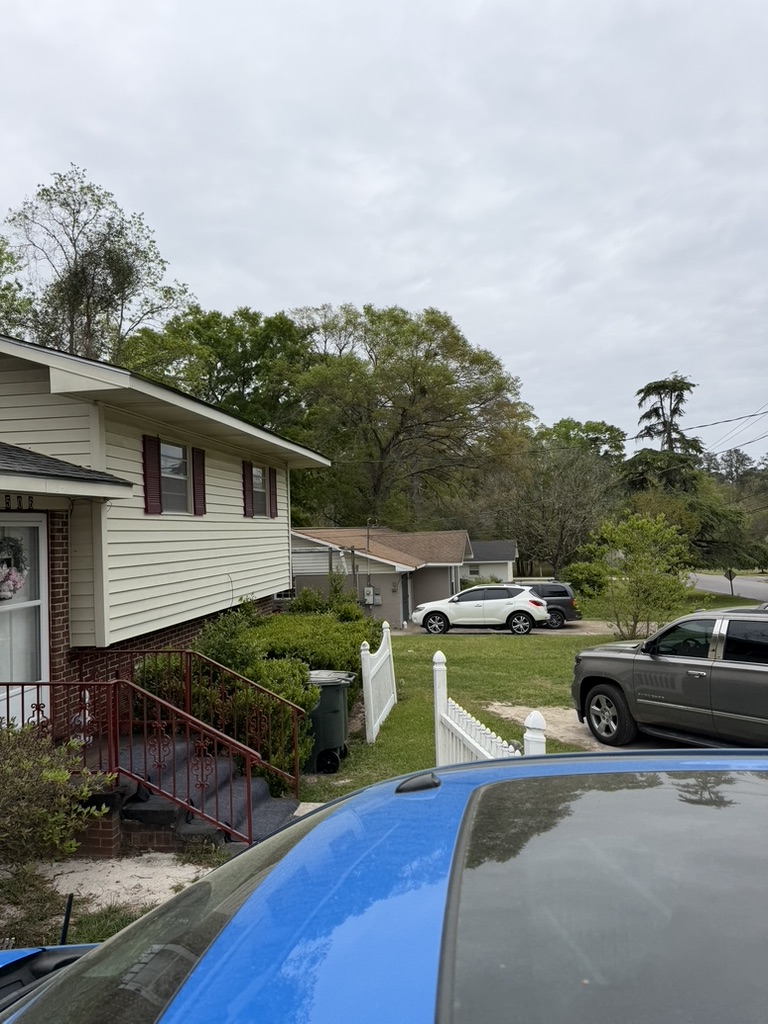 Exterior view at 506 Dixie Drive