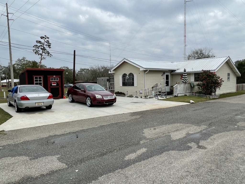 103 Radio Street driveway and exterior