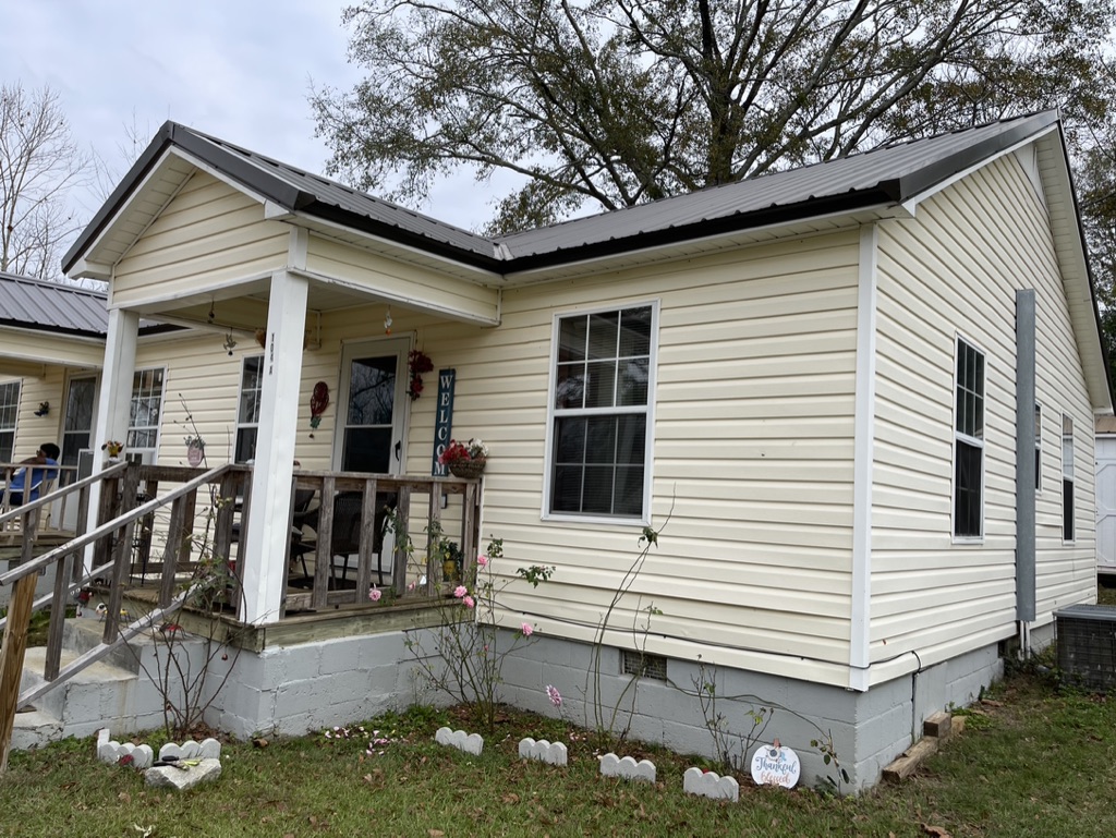 104A Forehand Street porch and side exterior