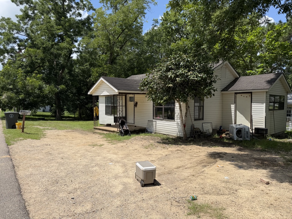 107 Forehand Street wide front exterior