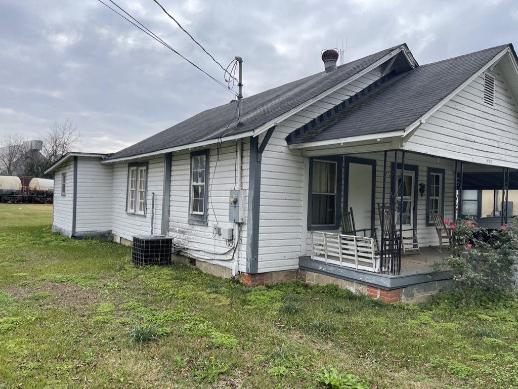310 Pierce Street side exterior