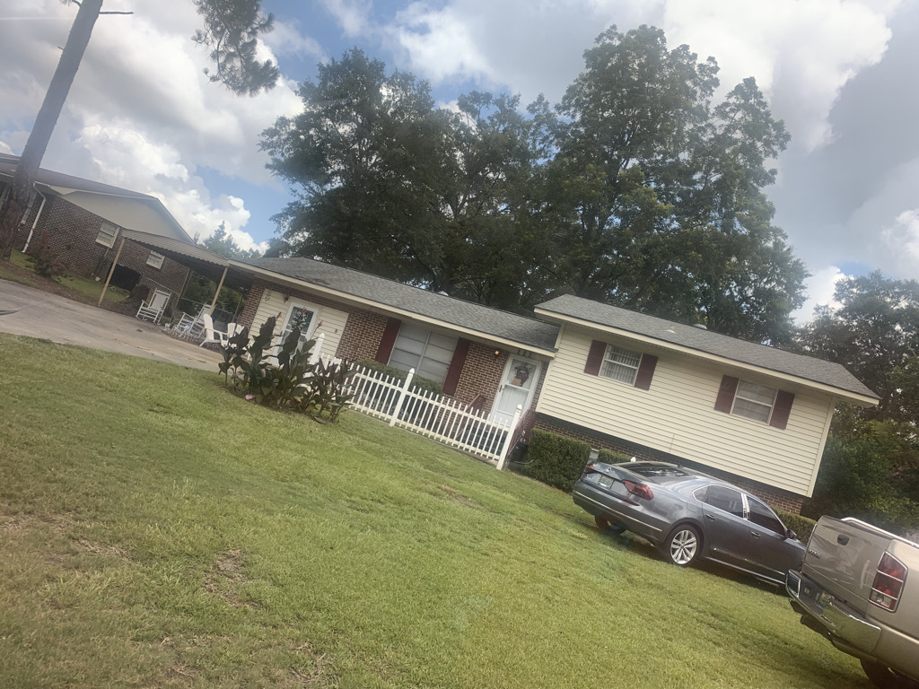 Wide exterior view of 506 Dixie Drive
