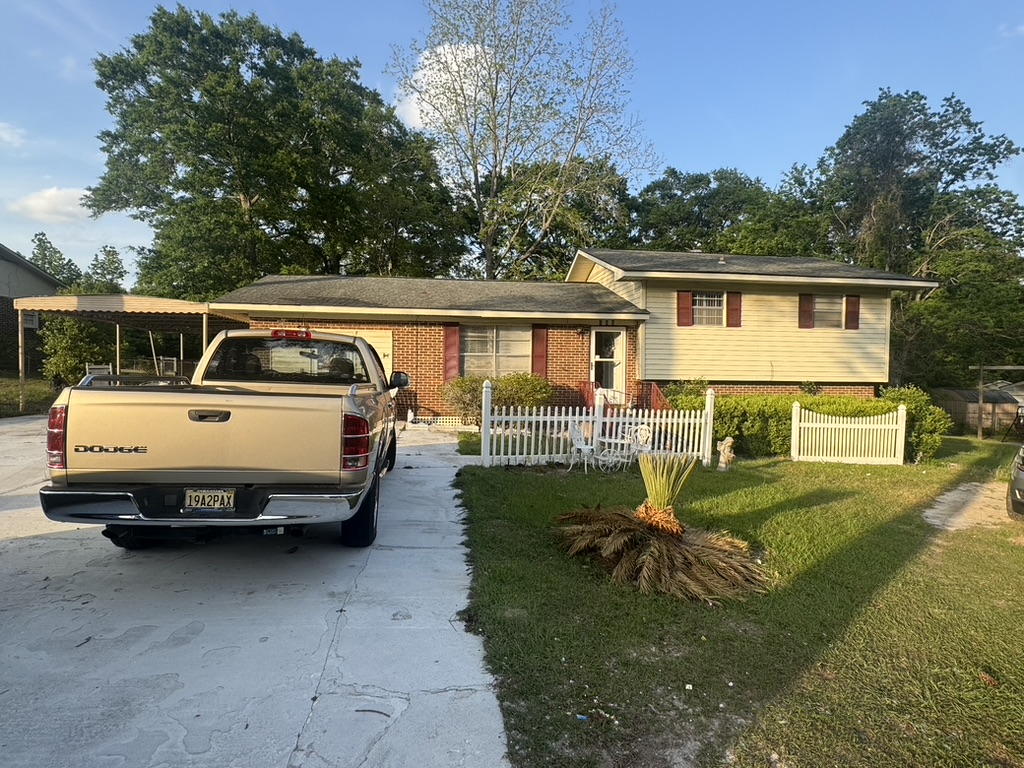 Front exterior view of 506 Dixie Drive